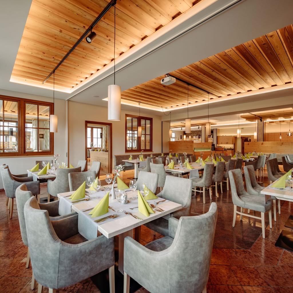 Großer Speisesaal im Restaurant