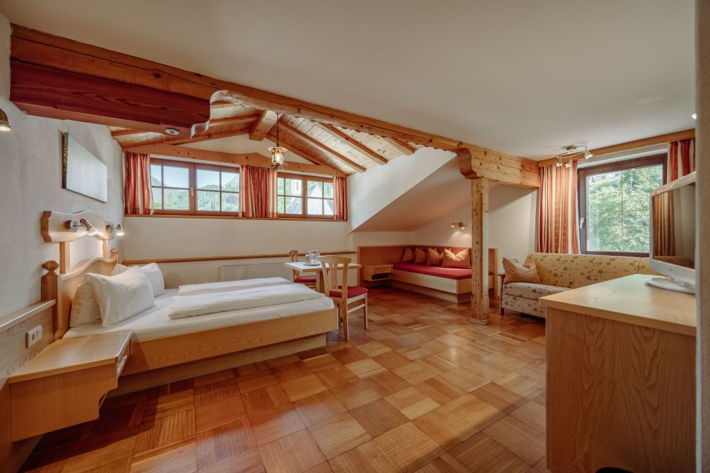 Geräumiges Schlafzimmer für 3 oder 4 Personen