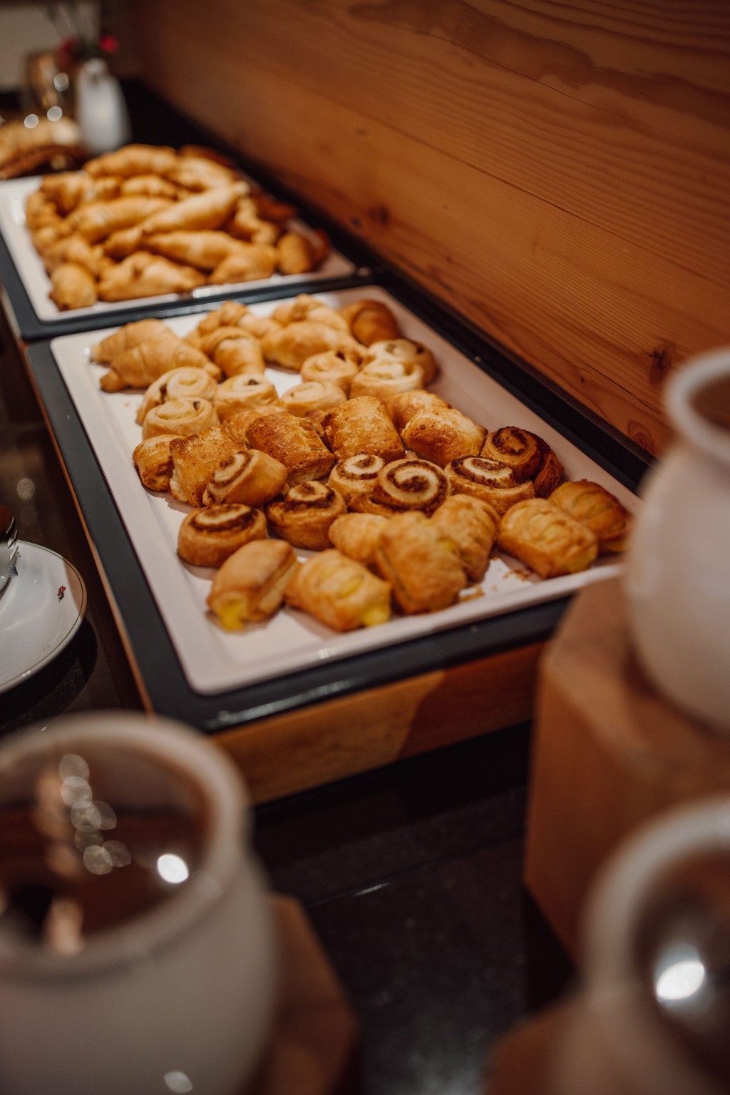 Kleine Kuchen und Gebäck für ein süßes Frühstück