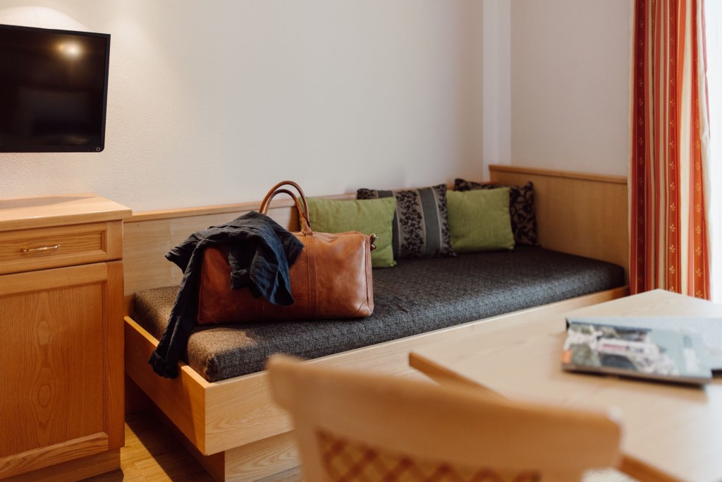 Gemütliche Zimmer für 1 bis 4 Personen mit Dusche/WC, Flat-TV und Frühstücksbuffet