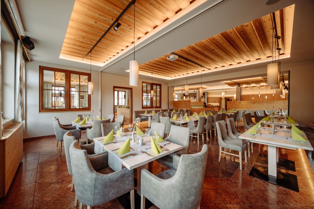 Großer Speisesaal im Restaurant