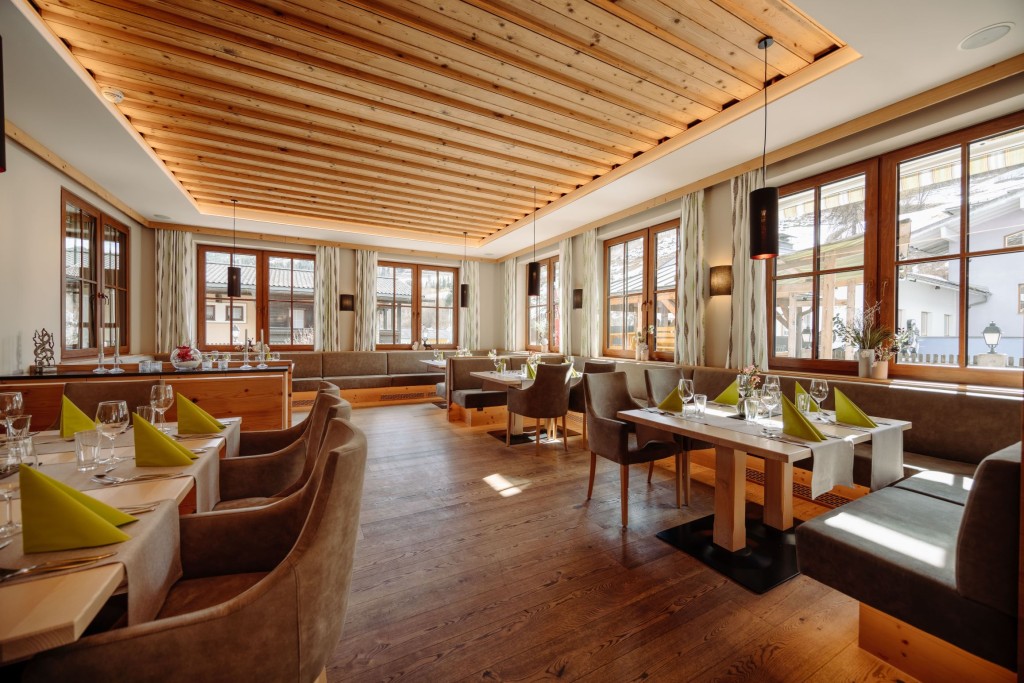 Großer Speisesaal im Restaurant